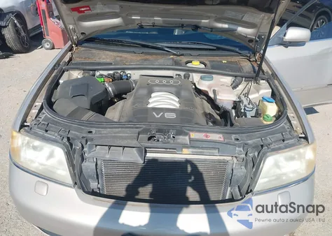 1998 Audi A6 z USA, uszkodzony, nr VIN WAUBA24B4WN139909